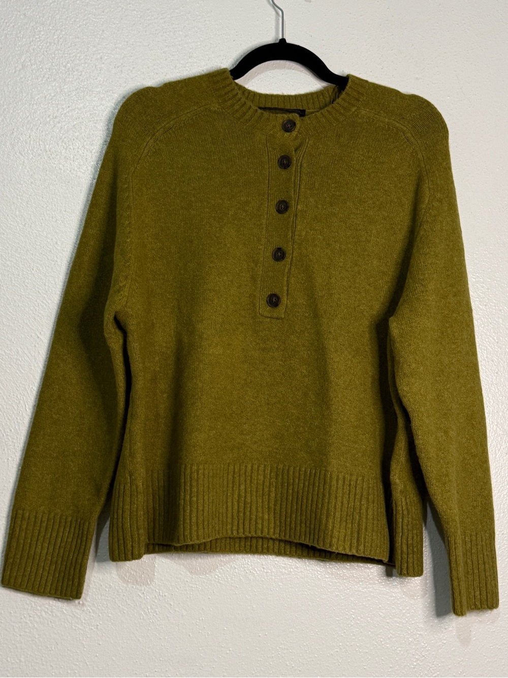 Zara Olive Green 5-Button Sweater. Sz Small.